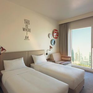 Rover Room Shuttle Bus To The Beach & Dubai Mall